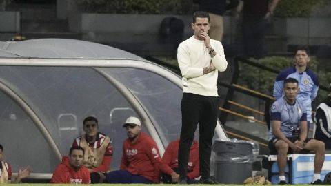 Fernando Gago durante un partido de CONCACAF entre Chivas y América.