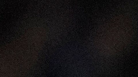 Raphinha (L) y Samuel Lino (R) disputan un balón durante un choque entre FC Barcelona y Atlético de Madrid.