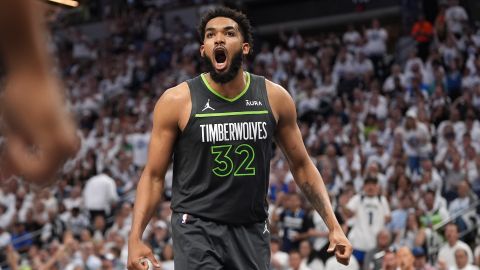 Karl-Anthony Towns durante un encuentro ante Dallas Mavericks.
