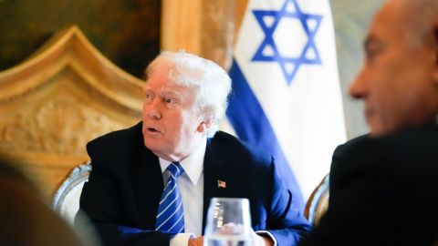 Netanyahu le dice a Trump que intereses de Israel están por encima de los consejos de EE.UU.