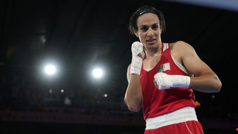 Imane Khelif daría el salto al boxeo profesional y tendrá su propio documental