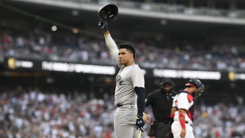 Juan Soto es ovacionado por el Yankee Stadium durante un choque ante Washington Nationals.