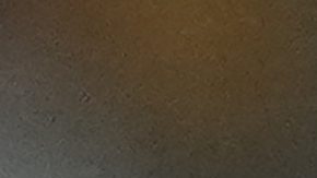 El DT de la Roma Ivan Juric habla con el jugador Gianluca Mancini durante un partido de Europa League.