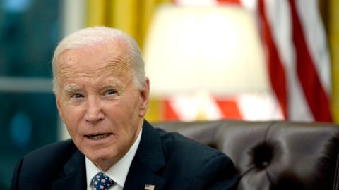 Biden habla sobre los esfuerzos de su administración para ayudar en la recuperación tras el paso del huracán Helene.