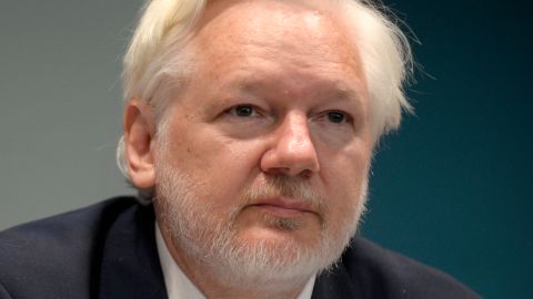 Assange, que consideró que ha sido "un preso político" porque EE.UU. le acusó de 18 cargos por delitos de espionaje e intrusión informática.