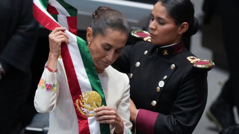 Claudia Sheinbaum asume como la primera presidenta de México