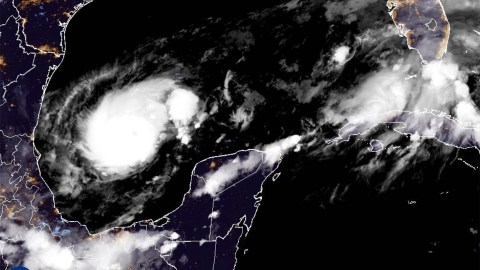 Huracán Milton alcanza categoría 5 mientras declaran emergencia en Florida