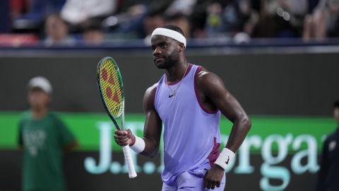 Tenista estadounidense Frances Tiafoe tuvo brutal ataque de furia contra umpire en Shanghai