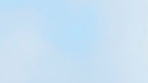 Los vehículos se mueven lentamente después de que el huracán Milton dañara las líneas eléctricas en Florida.