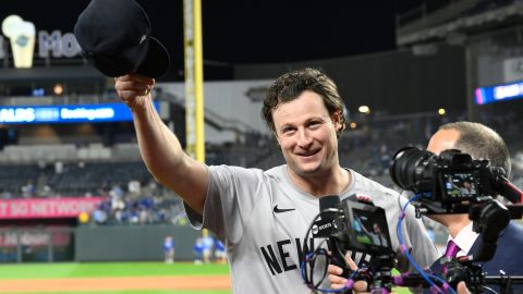 Gerrit Cole festeja tras avanzar a la Serie de Campeonato de la Liga Americana.