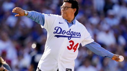 Fernando Valenzuela durante un homenaje de Los Ángeles Dodgers.