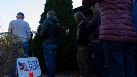 Inicia votación anticipada en Carolina del Norte, que se recupera del huracán Helene