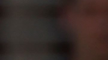 Momento en el que Brandon Aiyuk (C) sufre la desgarradora lesión.