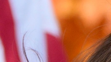 Las campañas de Kamala Harris y Donald Trump son señaladas por no acercarse lo suficiente a votantes latinos.