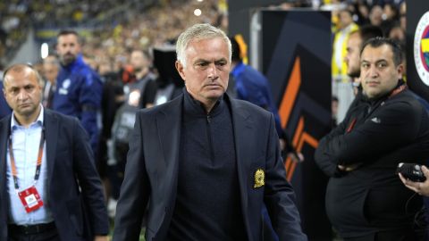 José Mourinho hizo tremenda 'pataleta' al ser expulsado ante Manchester United