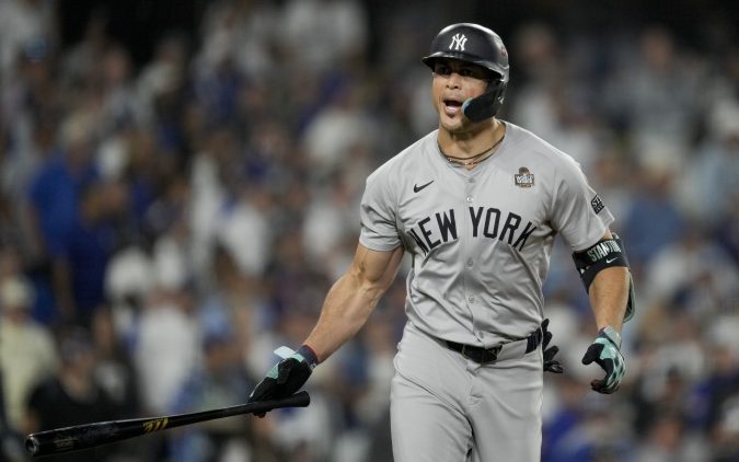 Giancarlo Stanton conectó su cuadrangular 16 de postemporada.