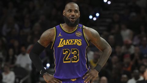 LeBron James pide votar por la demócrata Kamala Harris