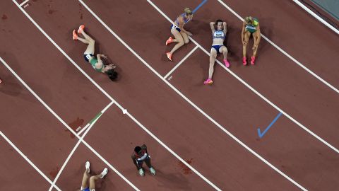 Corredoras en pista de Atletismo.