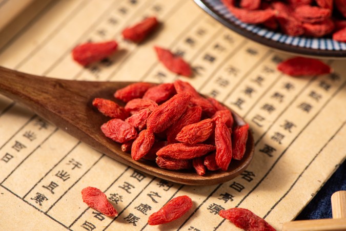 Las bayas de Goji han sido utilizadas como remedio natural para tratar diferentes dolencias.