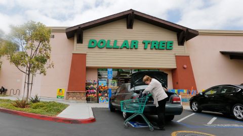 Organizador básico en la tienda Dollar Tree en $1.25 dólares