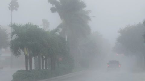 Cerraron las plantas de agua residuales cuando el huracán Milton rebasó los vientos de 100 mph.