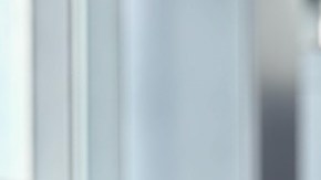 El sargento jubilado Lino Minetto, (a la derecha) hace casi tres décadas, acudió a la escena de un accidente. Salvó la vida de Jeanette Durán (en el centro) y motivó a su hermano Xavier Durán a convertirse en oficial.