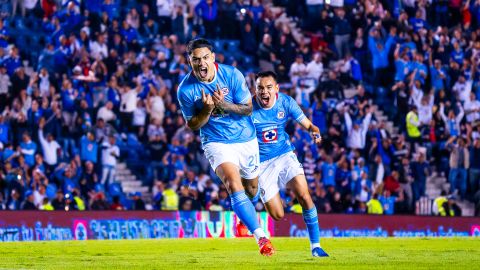 El jugador resaltó que desea seguir apoyando a Cruz Azul en su clasificación a la Liguilla.