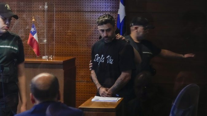 Exfutbolista chileno Jorge Valdivia es arrestado por abuso sexual