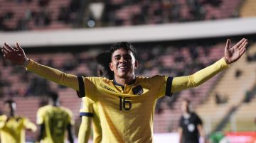 Kendry Paéz con la selección de Ecuador.