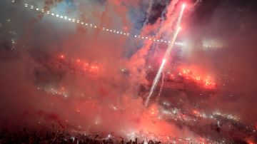 Hinchas de River Plate hicieron un espectacular recibimiento en la noche de Copa Libertadores ante el Atletico Mineiro.