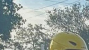 Los equipos de rescate recorrieron las calles que parecían ríos en lanchas inflables para ayudar a las personas.