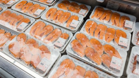 Las muestras de salmón dieron positivo para Listeria monocytogenes.