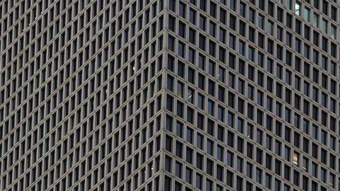 Israel bombardea Gaza horas antes de que se cumpla un año del ataque de Hamás