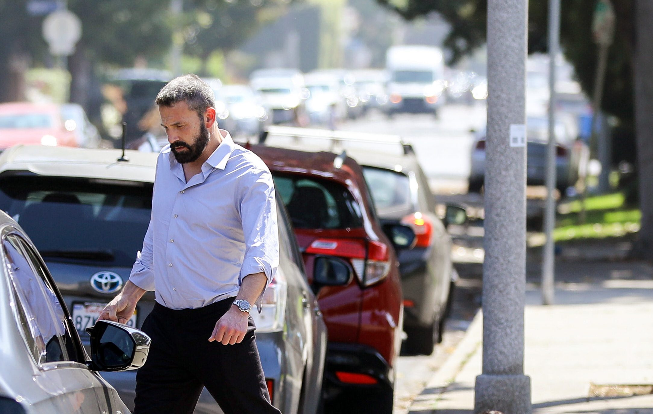 Ben Affleck caminando.