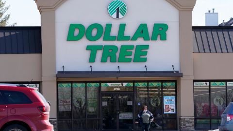 El producto de Dollar Tree es 75% más barato.