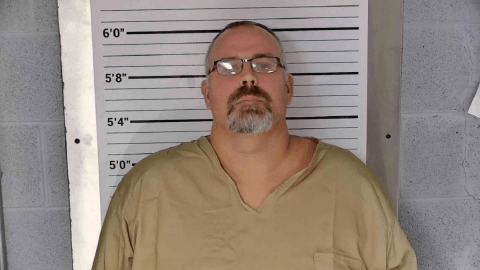 Sheriff acusado de matar a un juez en su despacho en Kentucky se retira