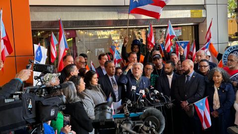 Líderes electos y comunitarios llamaron a los isleños a castigar con su voto al candidato republicano.