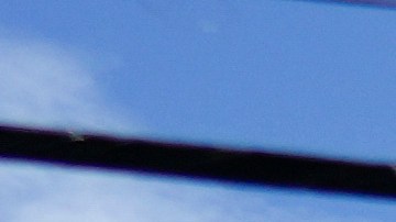 Partidarios del expresidente Donald Trump, que salieron a protestar contra el aborto esperan para seguir al autobús al inicio de la "Gira en autobús por la libertad reproductiva" de la campaña de la vicepresidenta Kamala Harris.