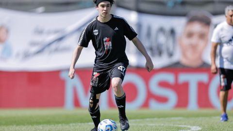 Spreen durante su debut profesional ante Vélez Sarfield.