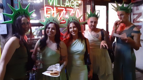 Pizza, Halloween y la Estatua de la Libertad: tres íconos de Nueva York.
