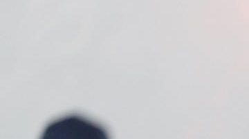 Jugadores de Argentina caminan este jueves, al finalizar un partido de las eliminatorias sudamericanas al Mundial de Fútbol 2026, ante Paraguay.