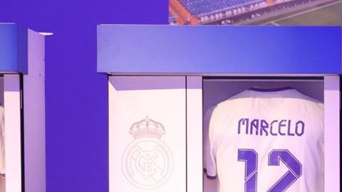 El Real Madrid pondrá en subasta parte del mobiliario del vestuario.