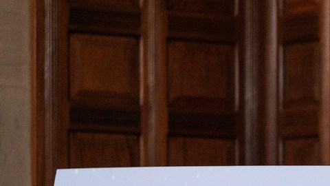 La gobernadora Kathy Hochul anunció un programa de ayuda para las familias de bajos recursos para la época invernal.