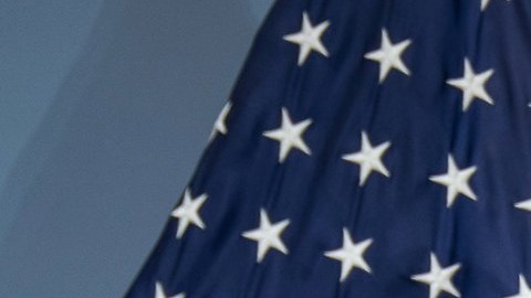 La nueva comisionada del Departamento de Policía de Nueva York (NYPD), Jessica Tisch, junto al alcalde Eric Adams.