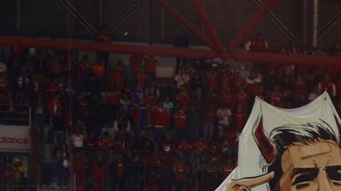 Aficionados del Toluca despliegan una imagen en un partido por la jornada 17 del torneo Apertura 2024 de la Liga MX entre Toluca y América.