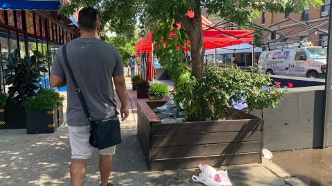 Los comedores puestos en las calles deben remover sus estructuras a más tardar este viernes