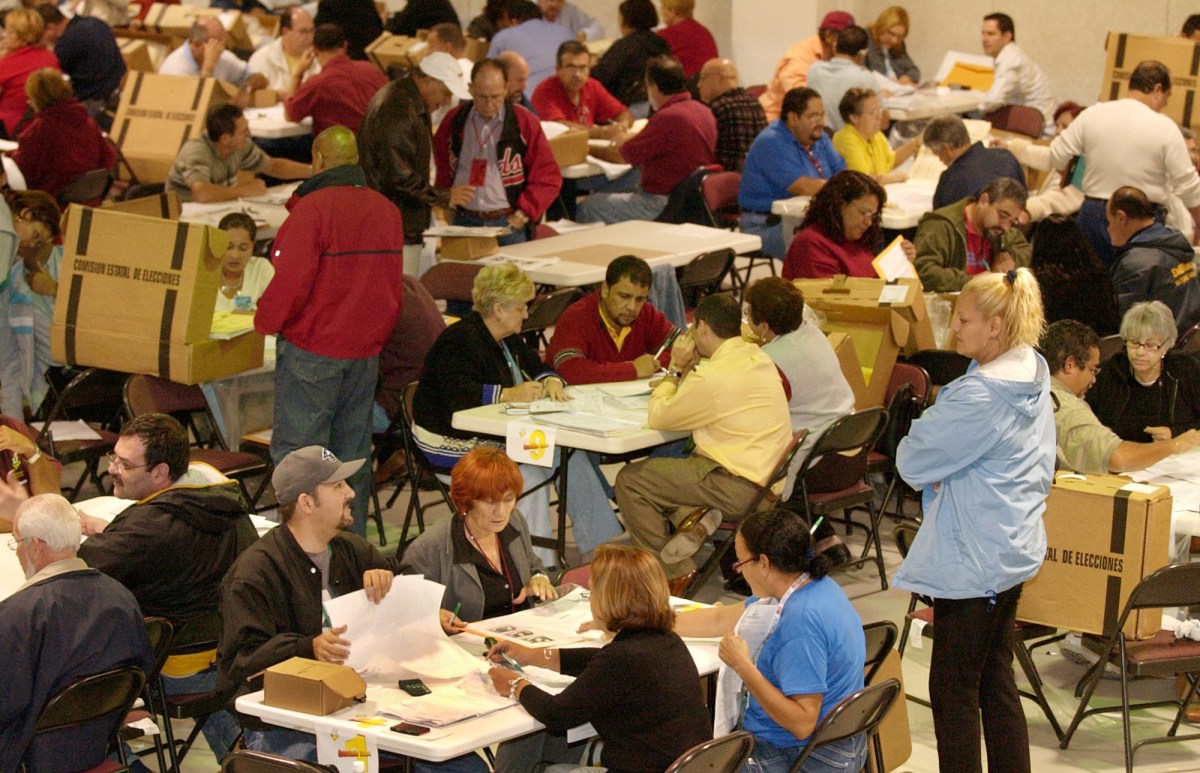 Escrutinio general en Puerto Rico arroja supuestos votos por adelantado de fallecidos, la CEE rechaza alegato