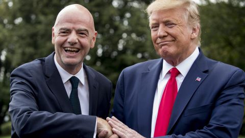 Gianni Infantino y Donald Trump.