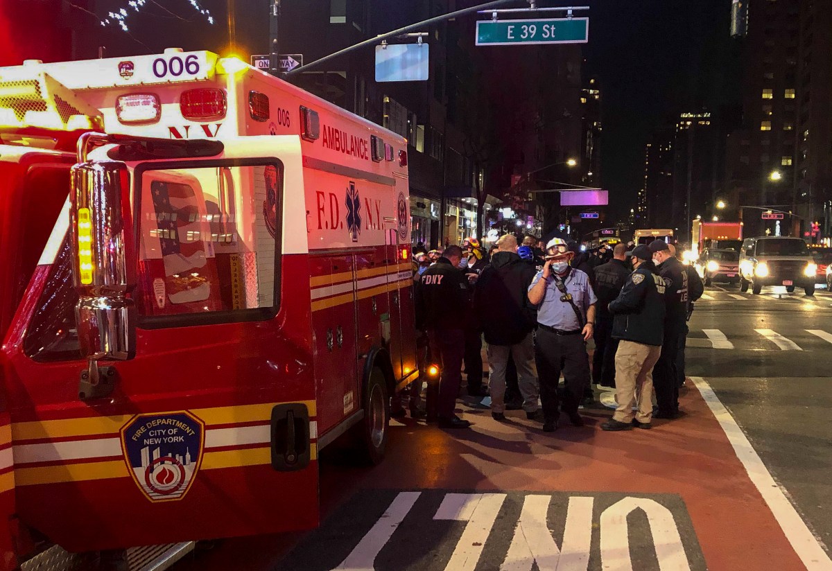 Hombre en estado crítico tras ser apuñalado en una zona concurrida de Brooklyn