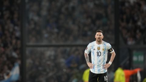 Argentina con Messi a la cabeza se muda a 'La Bombonera' para recibir a Perú